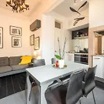 Full Building In Bairro Alto By Porta85 شقة *