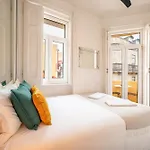 Full Building In Bairro Alto By Porta85 Appartement *